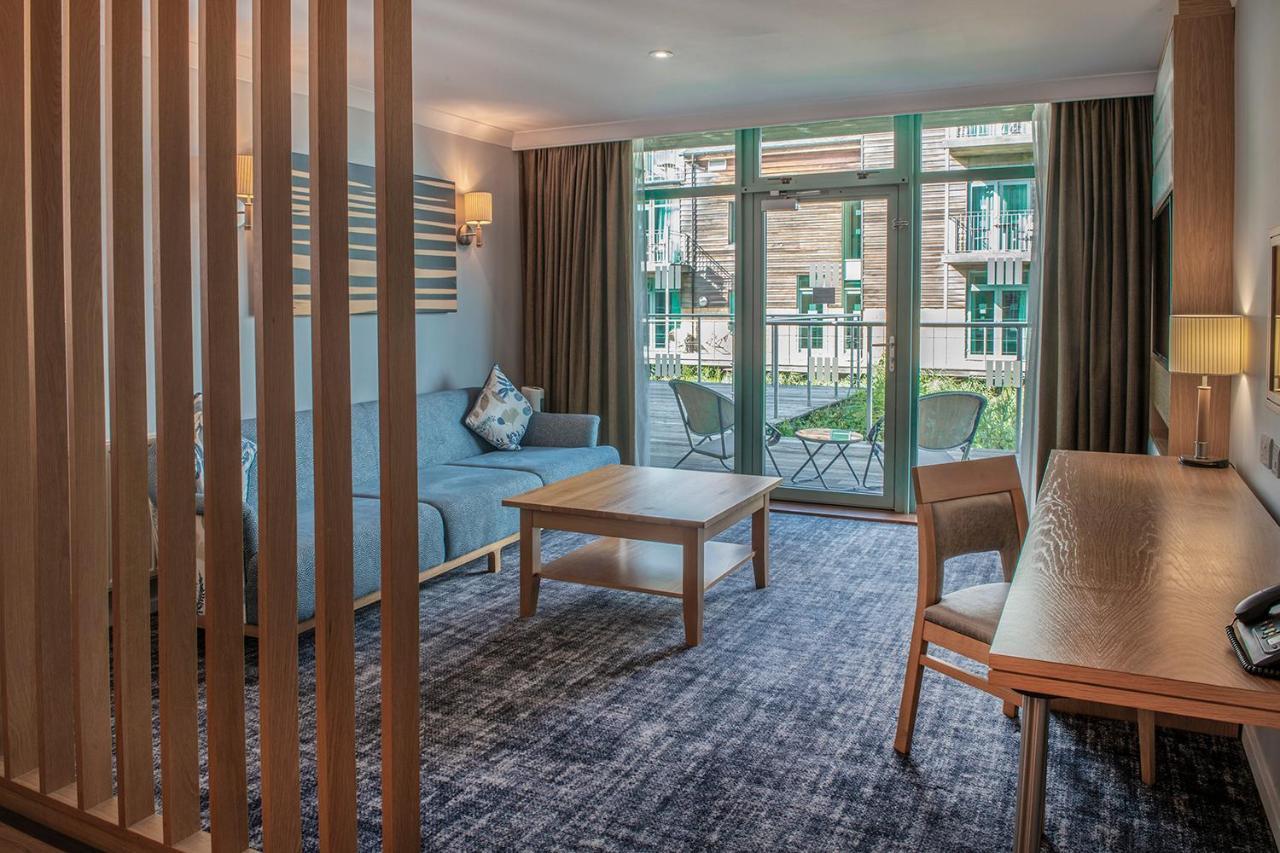 De Vere Cotswold Water Park Apartments Cirencester Exterior foto